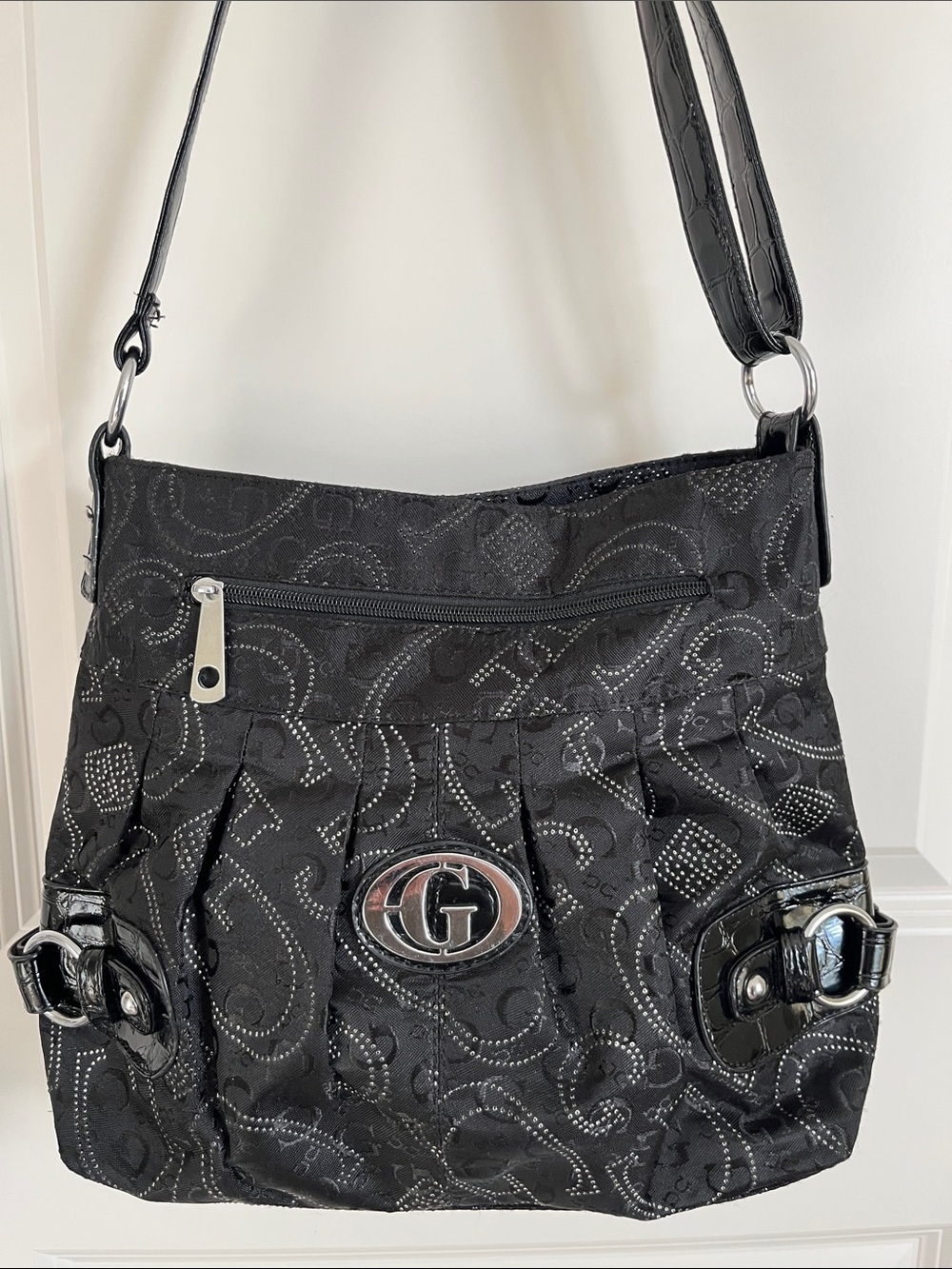 Guess  Black Fabric Shoulder Bag with Silver Logo Accent